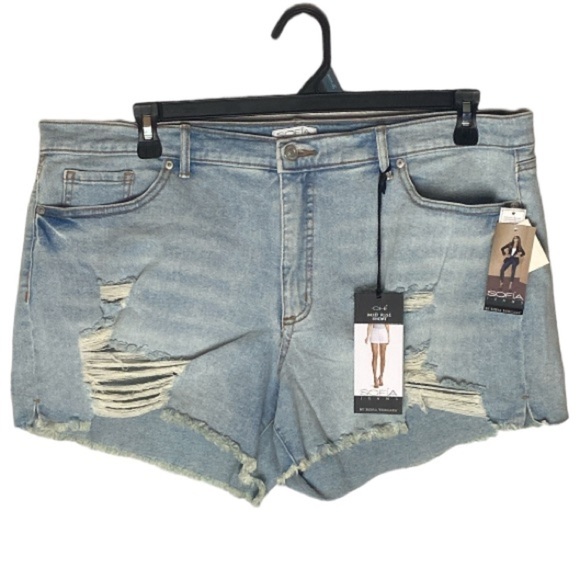 sofia by sofia vergara Pants - SOFIA V. medium blue denim shorts // Wms 18